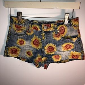 Hot Kiss | Sunflower Print Jean Shorts